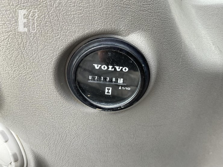 2016-volvo-ec220el-image-17