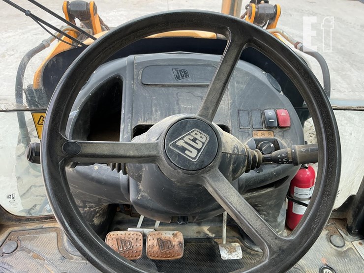 2016-jcb-3cx14-image-14