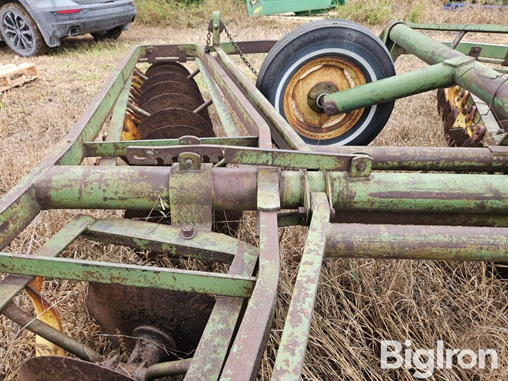 john-deere-12-image-17