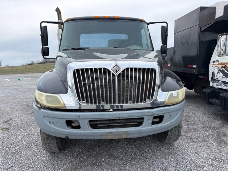 2005-international-durastar-4200-image-6