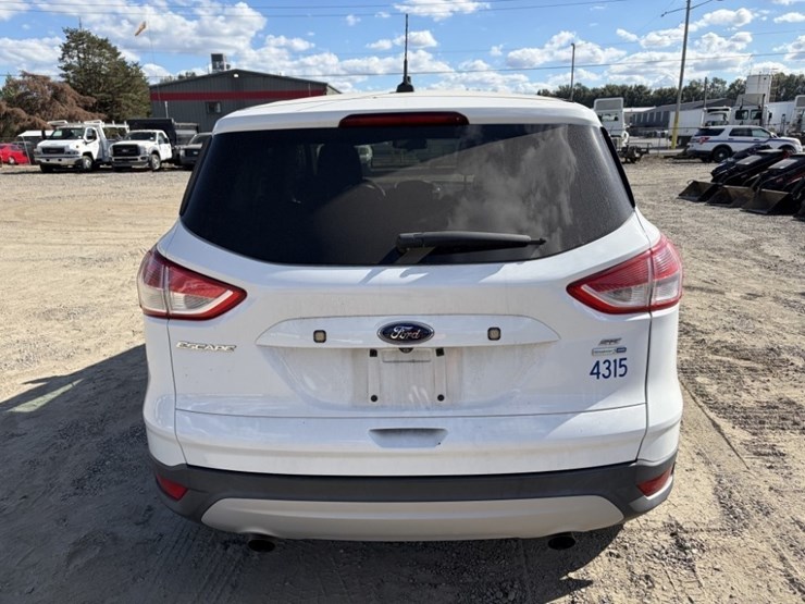 2015-ford-escape-se-image-5