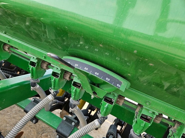 john-deere-750-image-34