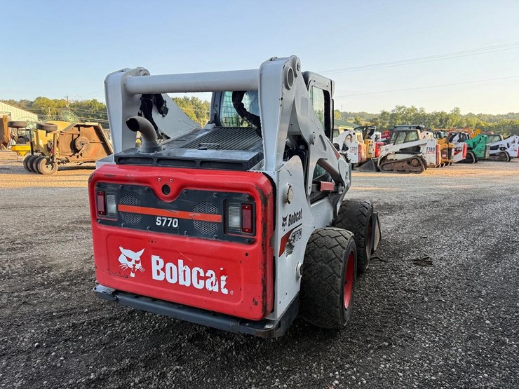 2023-bobcat-s770-image-4
