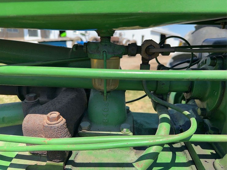 john-deere-b-image-38