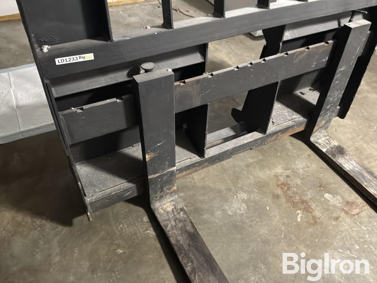 bobcat-pallet-fork-image-15