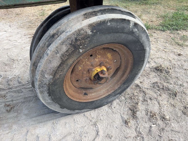 john-deere-3010-image-18