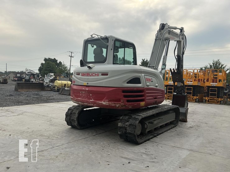 2021-takeuchi-tb290-image-4