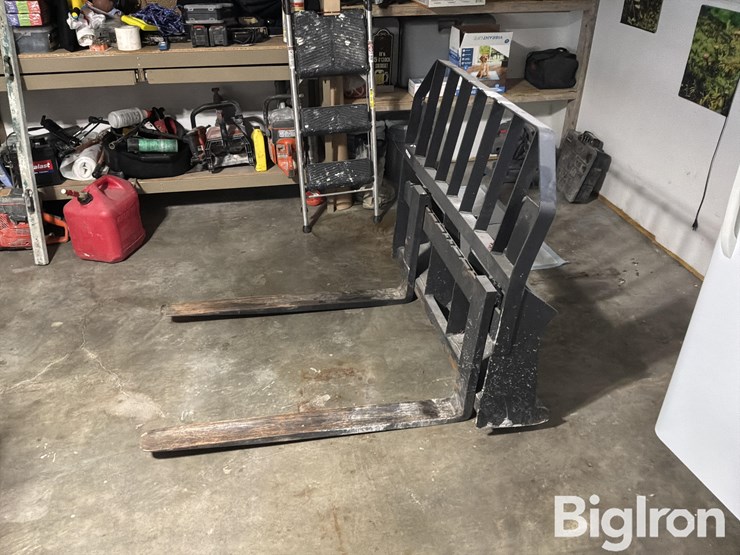 bobcat-pallet-fork-image-1