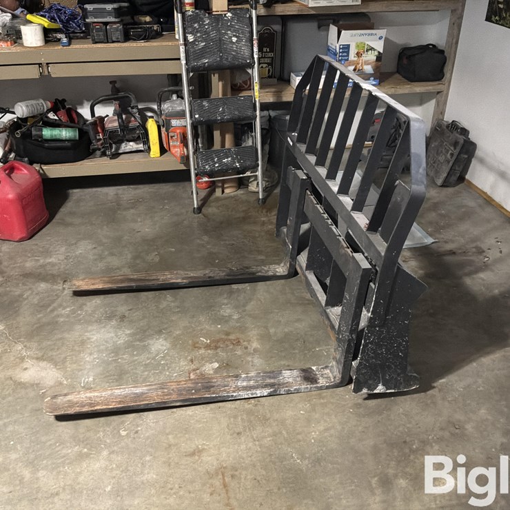 BOBCAT PALLET FORK