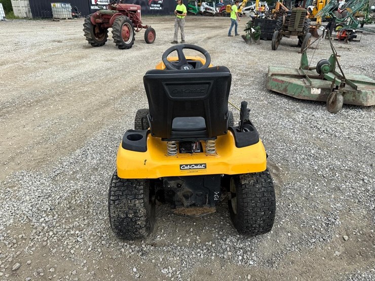 2015-cub-cadet-xt1-lt42-image-7