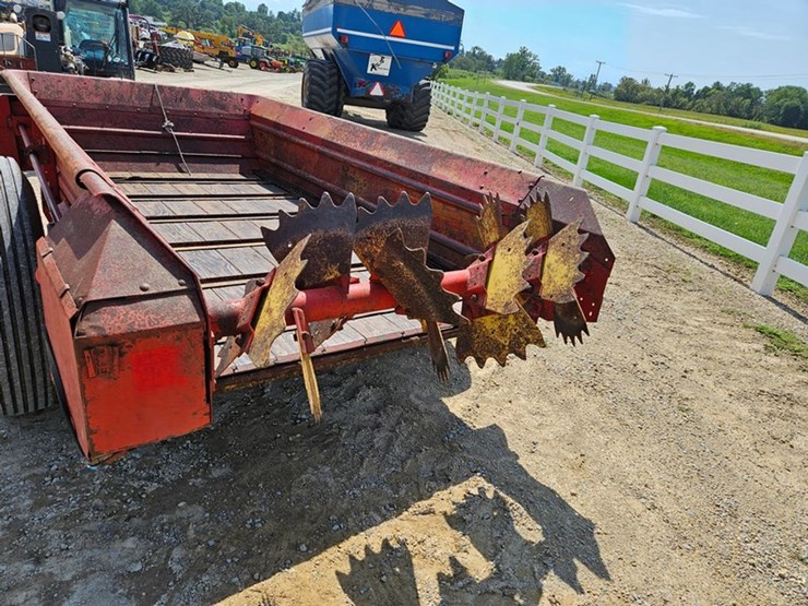 new-holland-512-image-18