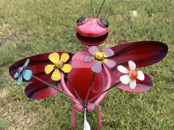 #128-•-metal-art---stand-up-dragon-fly-w/-bouguet-flowers-image-1