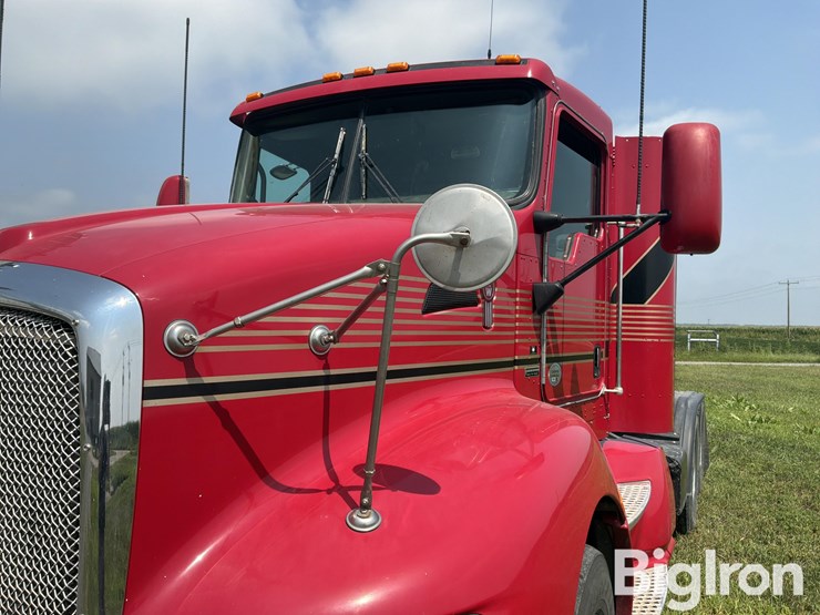 2010-kenworth-t600-image-14