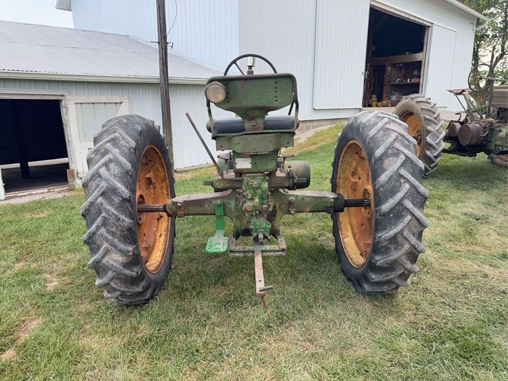 john-deere-b-image-4