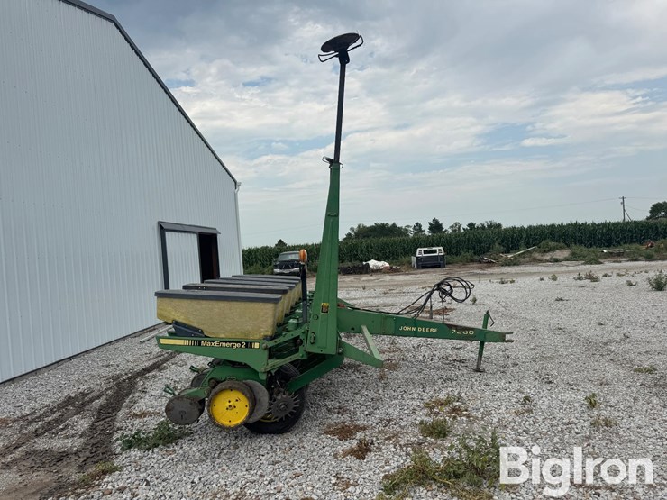 john-deere-7200-image-4