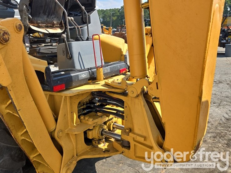 caterpillar-416c-image-21