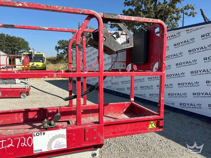 mec-scissor-lift-image-14