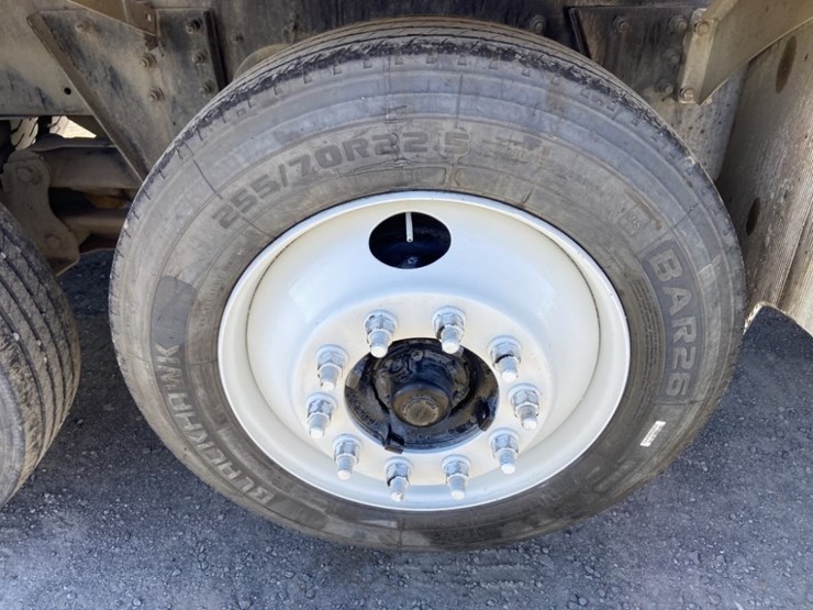 2004-kenworth-w900-image-37