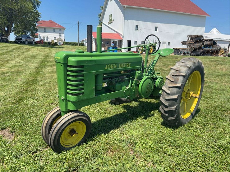 john-deere-b-image-1