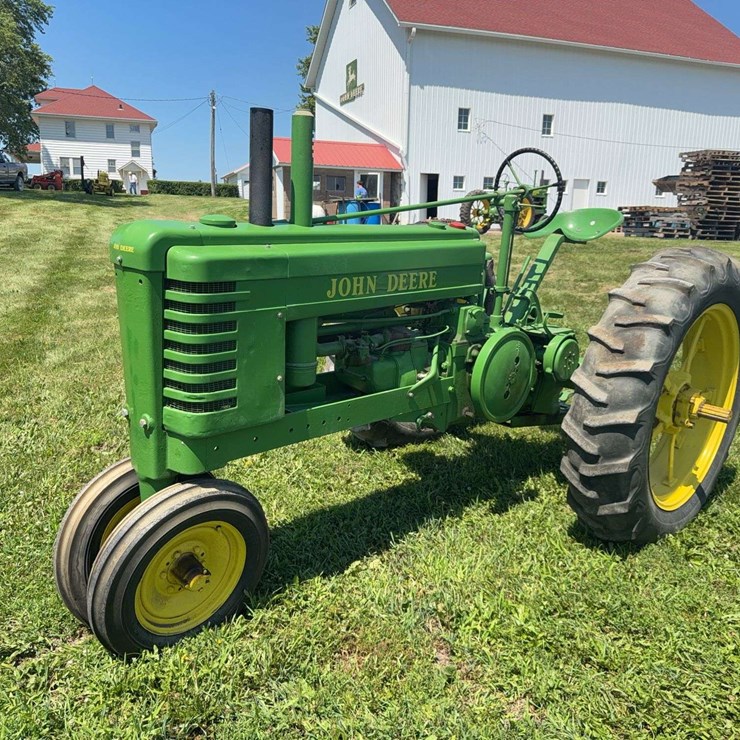 JOHN DEERE B