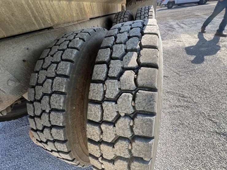 1988-ford-lts9000-image-11