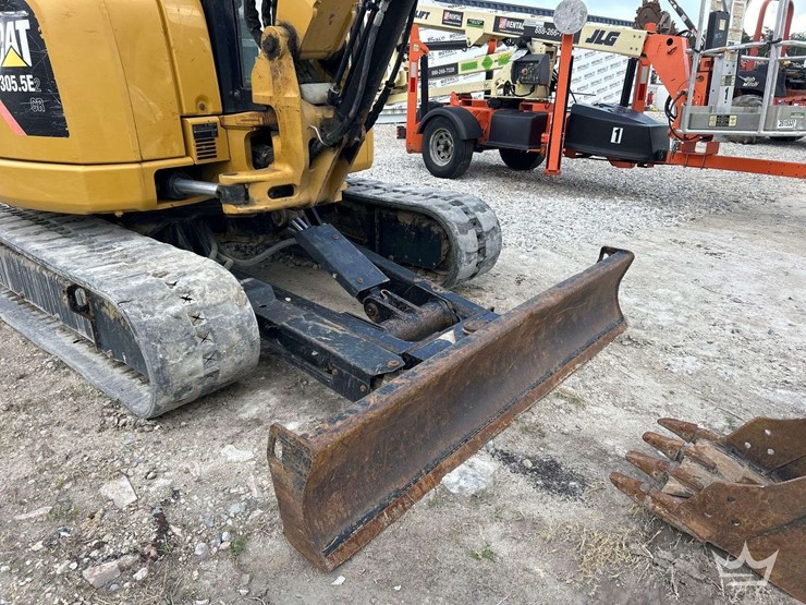 2018-caterpillar-305.5e2-image-7