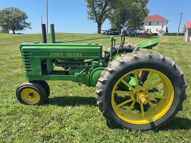 john-deere-b-image-2