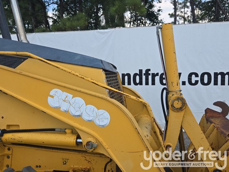 deere-310g-image-37