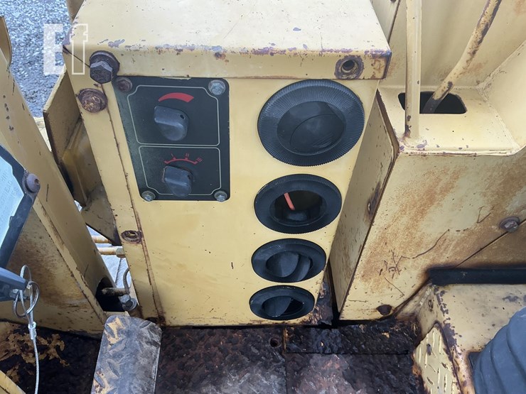1994-caterpillar-939-image-16
