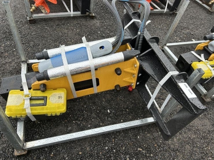 2026-starvox-sv-br680-hydraulic-breaker-image-1