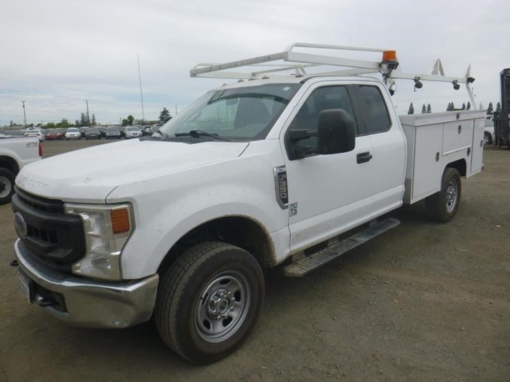 2021-ford-f350-image-1