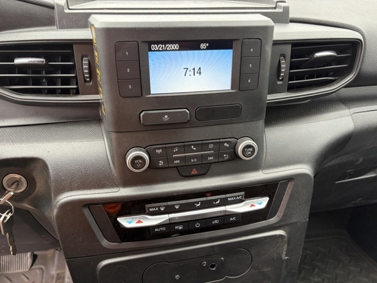 2020-ford-explorer-image-29