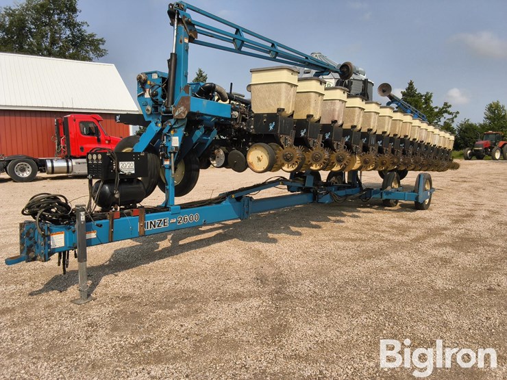 kinze-2600-image-1