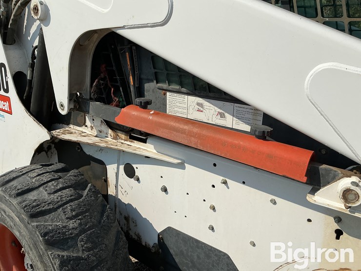 2007-bobcat-s300-image-15
