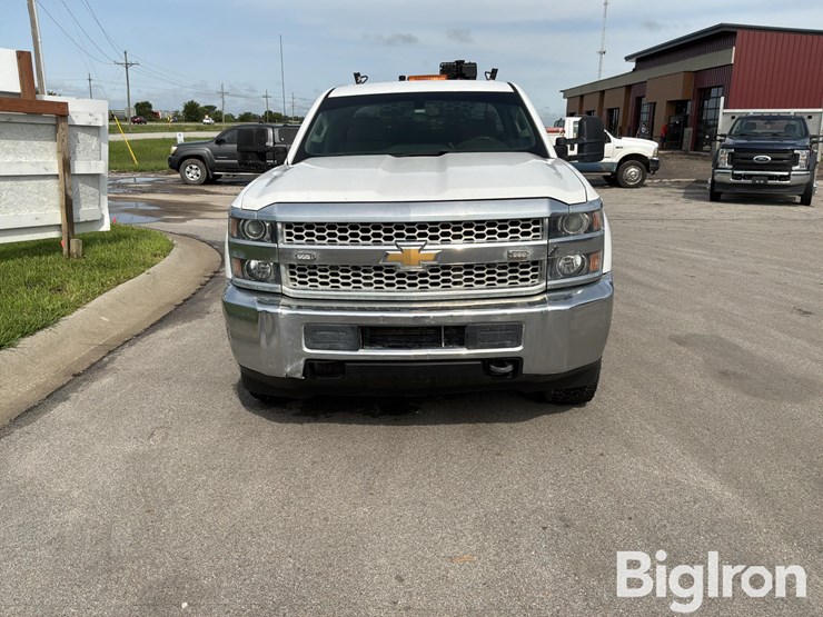 2019-chevrolet-silverado-2500-image-2