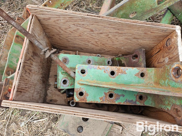 1980-john-deere-524-image-17