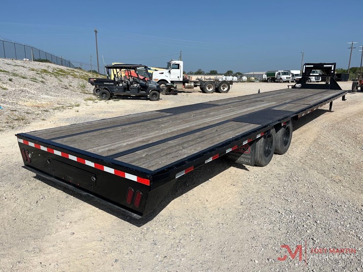 2022-pj-t/a-40'-gooseneck-trailer-image-2