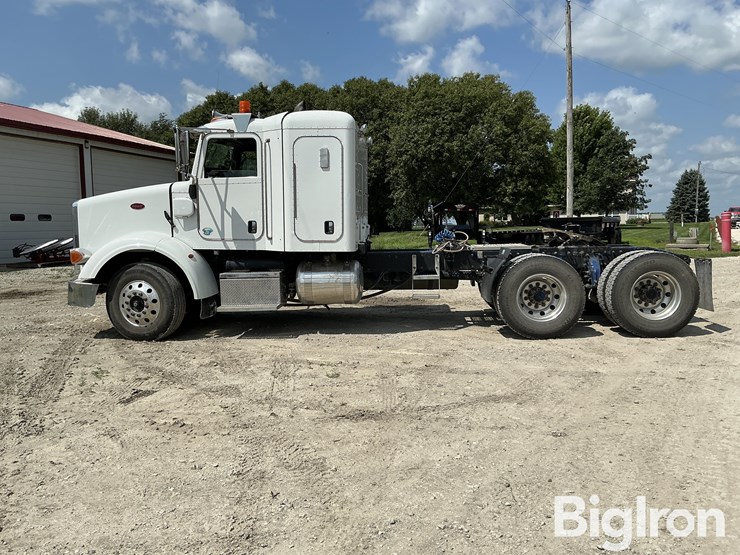 2015-peterbilt-365-image-8