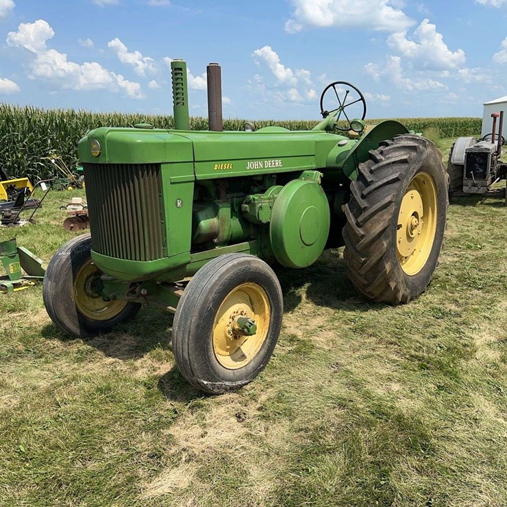 JOHN DEERE R