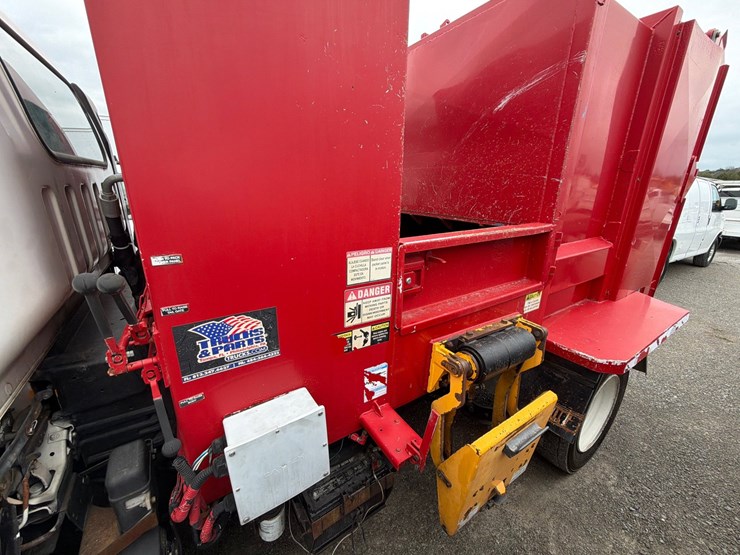 2008-gmc-w5500-image-7