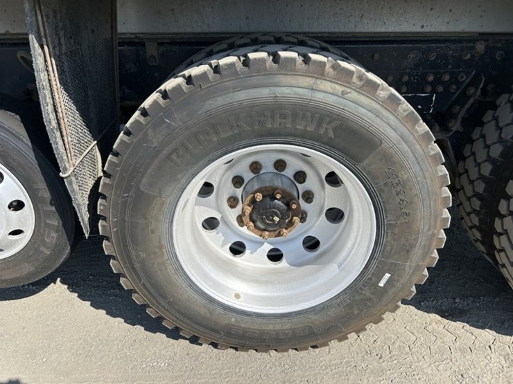 2015-western-star-4900sb-image-37
