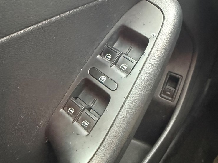 #55-•-2015-volkswagen-jetta-image-17