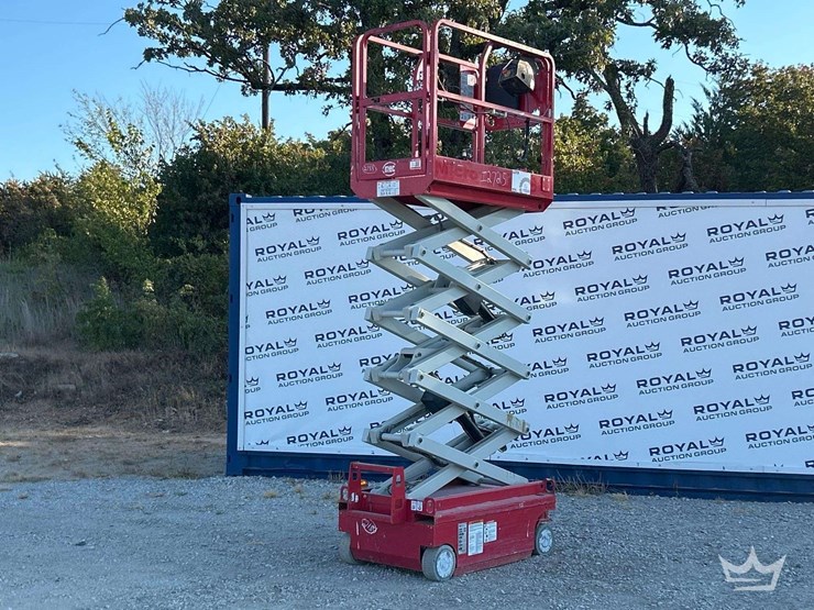 mec-scissor-lift-image-1