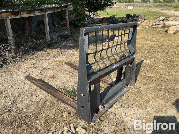 bobcat-pallet-forks-image-7