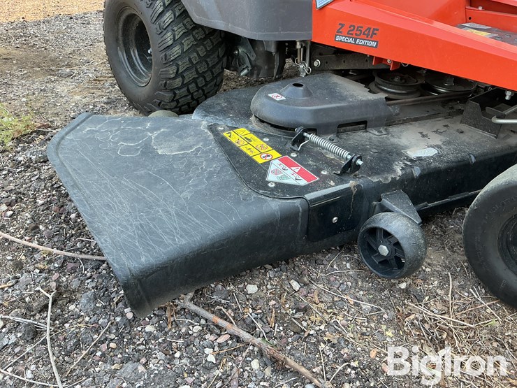 husqvarna-z-254f-zero-turn-lawn-mower-image-14