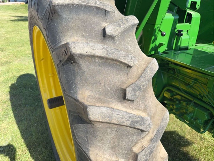 john-deere-2520-image-18