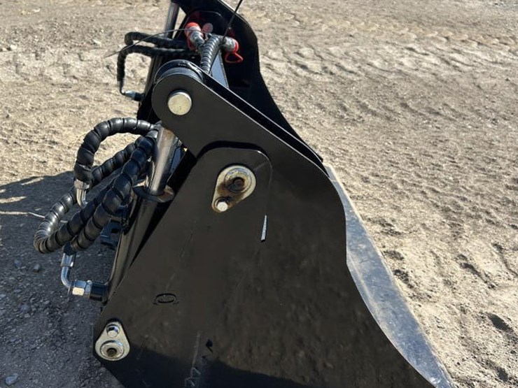 #211-•-future-skid-steer-4-in-1-bucket---ft---xkh39f-image-2