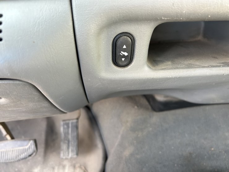 2002-ford-f350-xlt-image-24