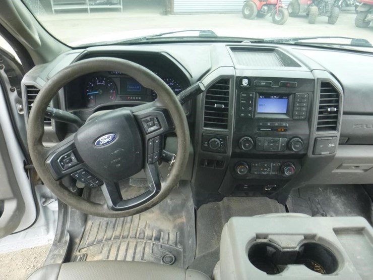 2021-ford-f350-image-7