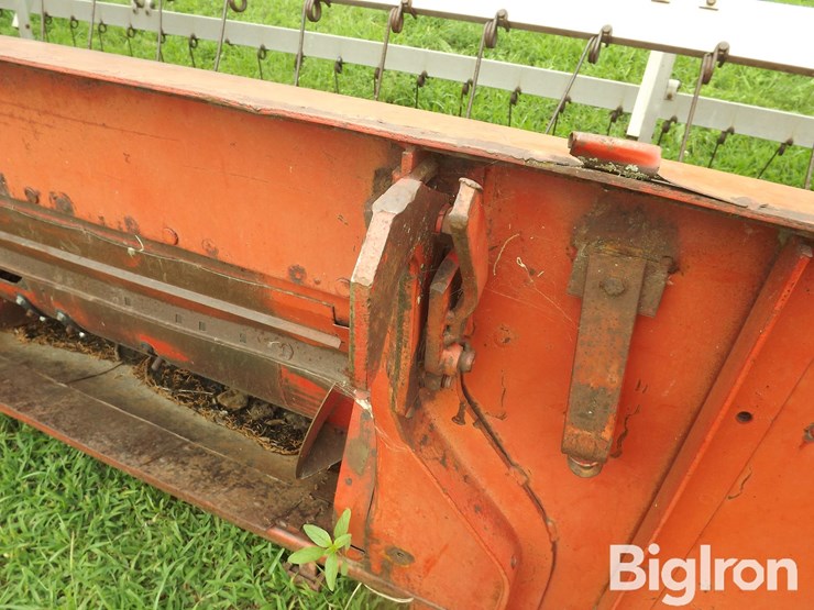 massey-ferguson-1859-image-11